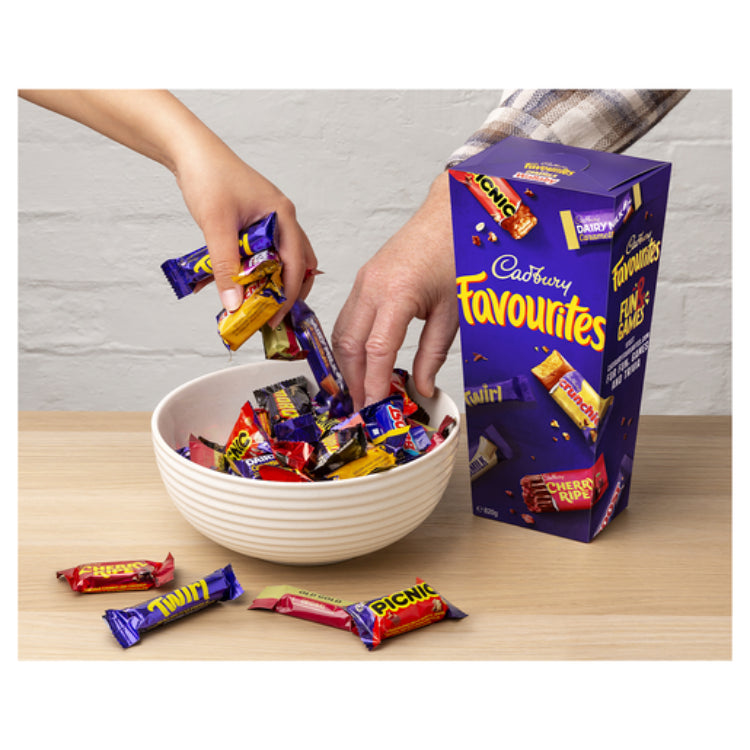 Cadbury Favourites 820g